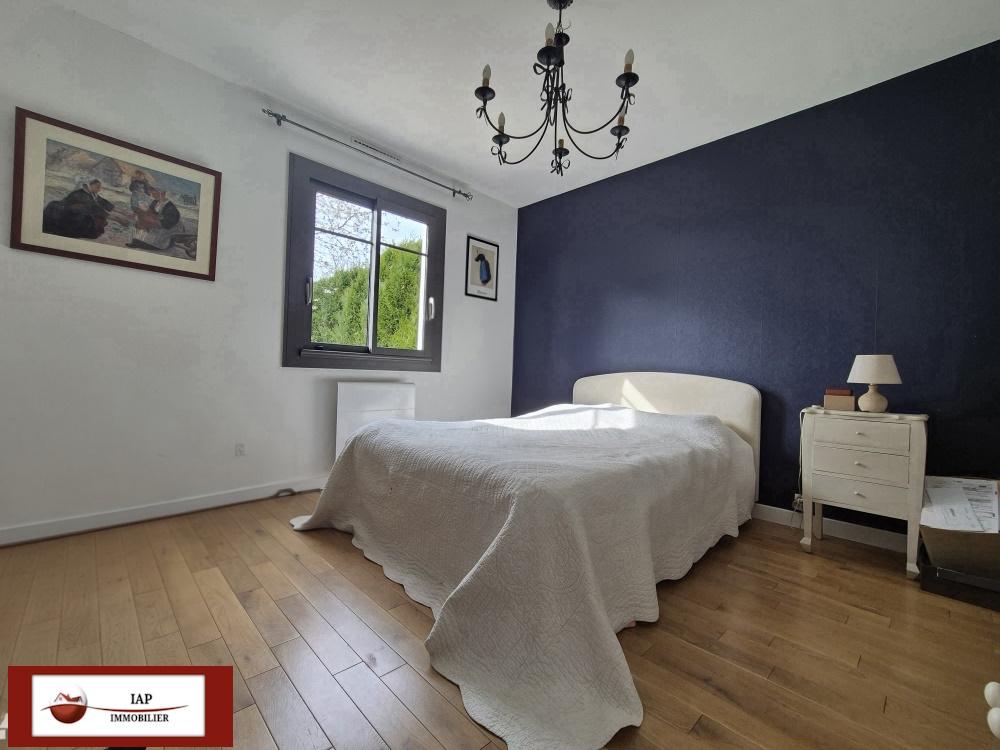 Orgerus 3 KM. Maison agréable et lumineuse. S/SOL TOTAL