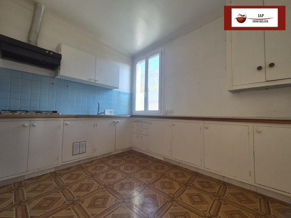 MAISON DE VILLE AVEC PETITE TERRASSE