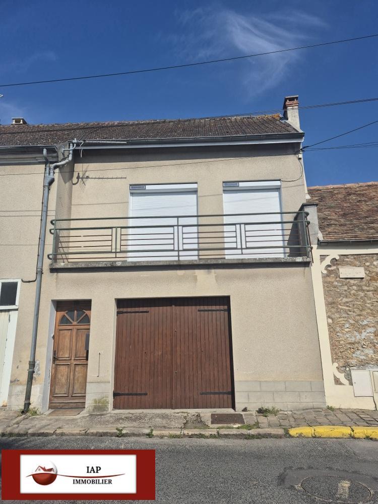 MAISON DE VILLE AVEC PETITE TERRASSE