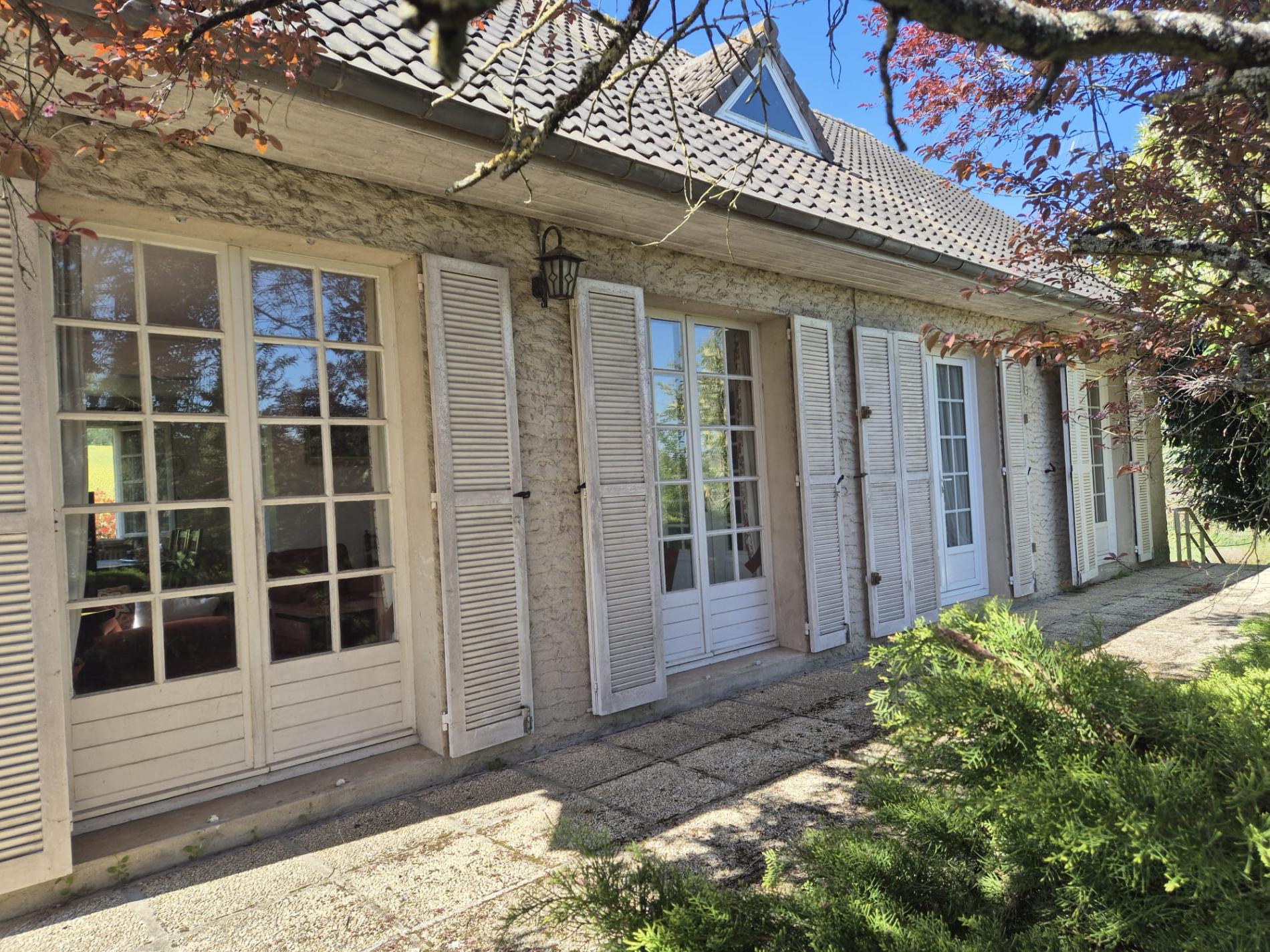 MAISON FAMILIALE SPACIEUSE ET LUMINEUSE