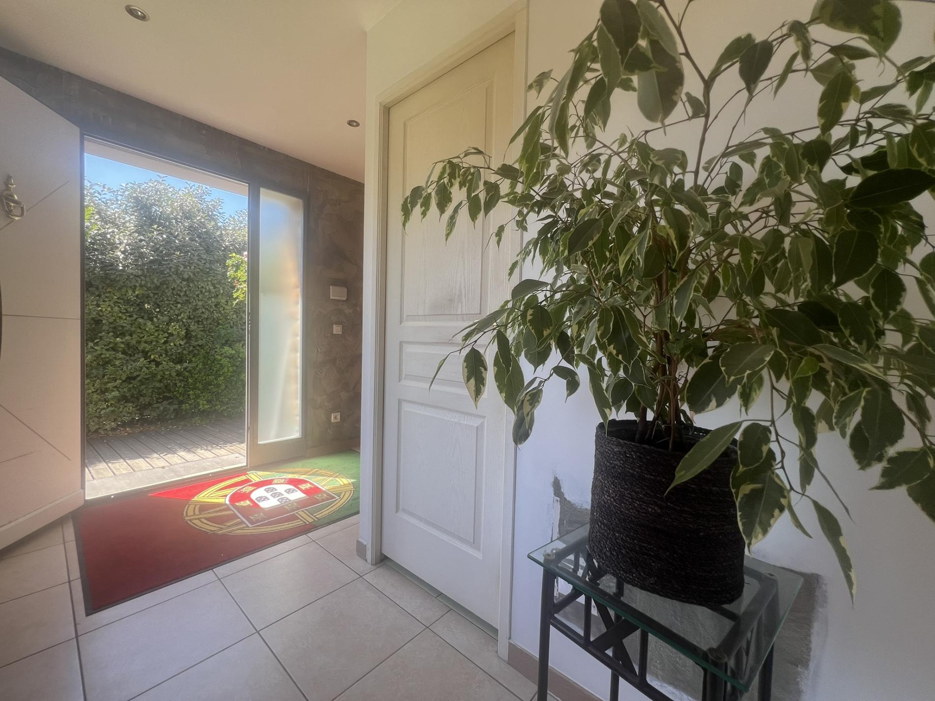 MAISON FAMILIALE SPACIEUSE ET LUMINEUSE