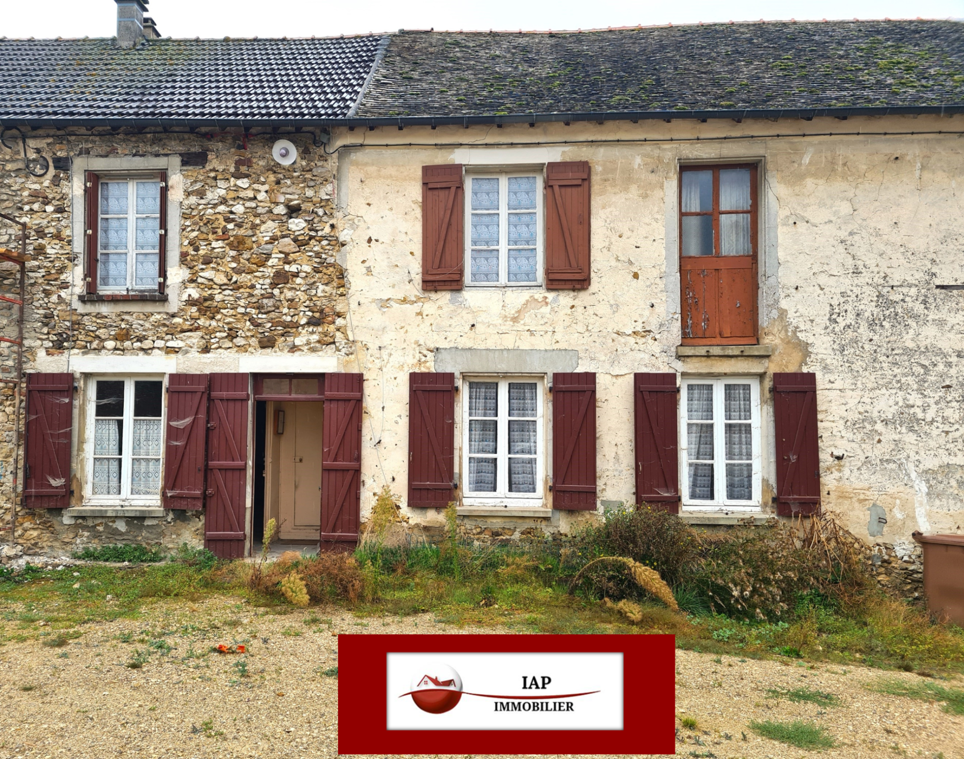 A 2 Kms d'ORGERUS MAISON à RENOVER ISSUE DE LA DIVISION D'UN CORPS DE FERME