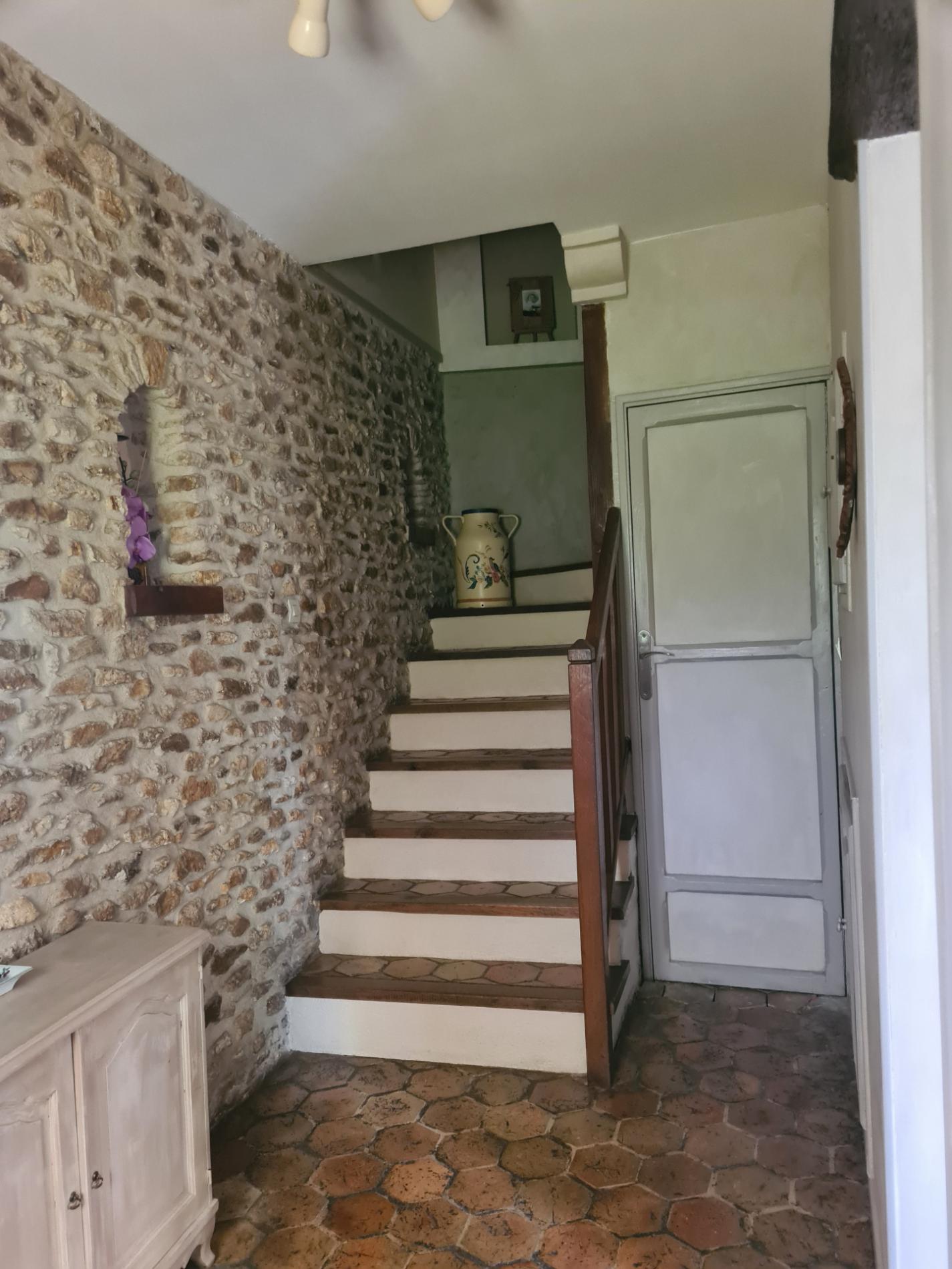 MAISON ANCIENNE SUR 390 M2 DE TERRAIN CLOS /  GARE ET COMMERCES 3 KMS