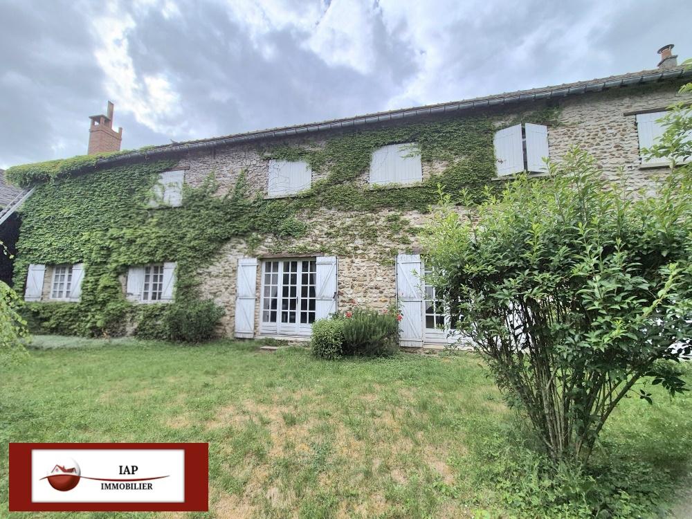 Maison ancienne de caractère avec dépendances