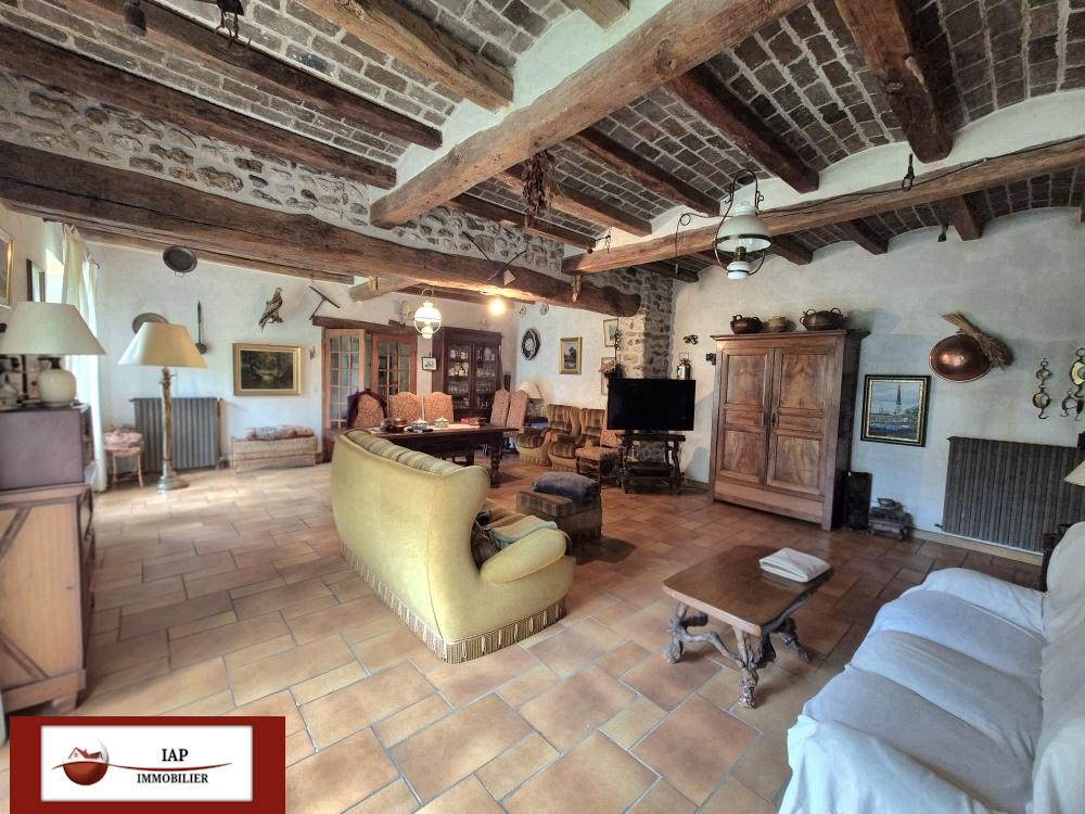 Maison ancienne de caractère avec dépendances