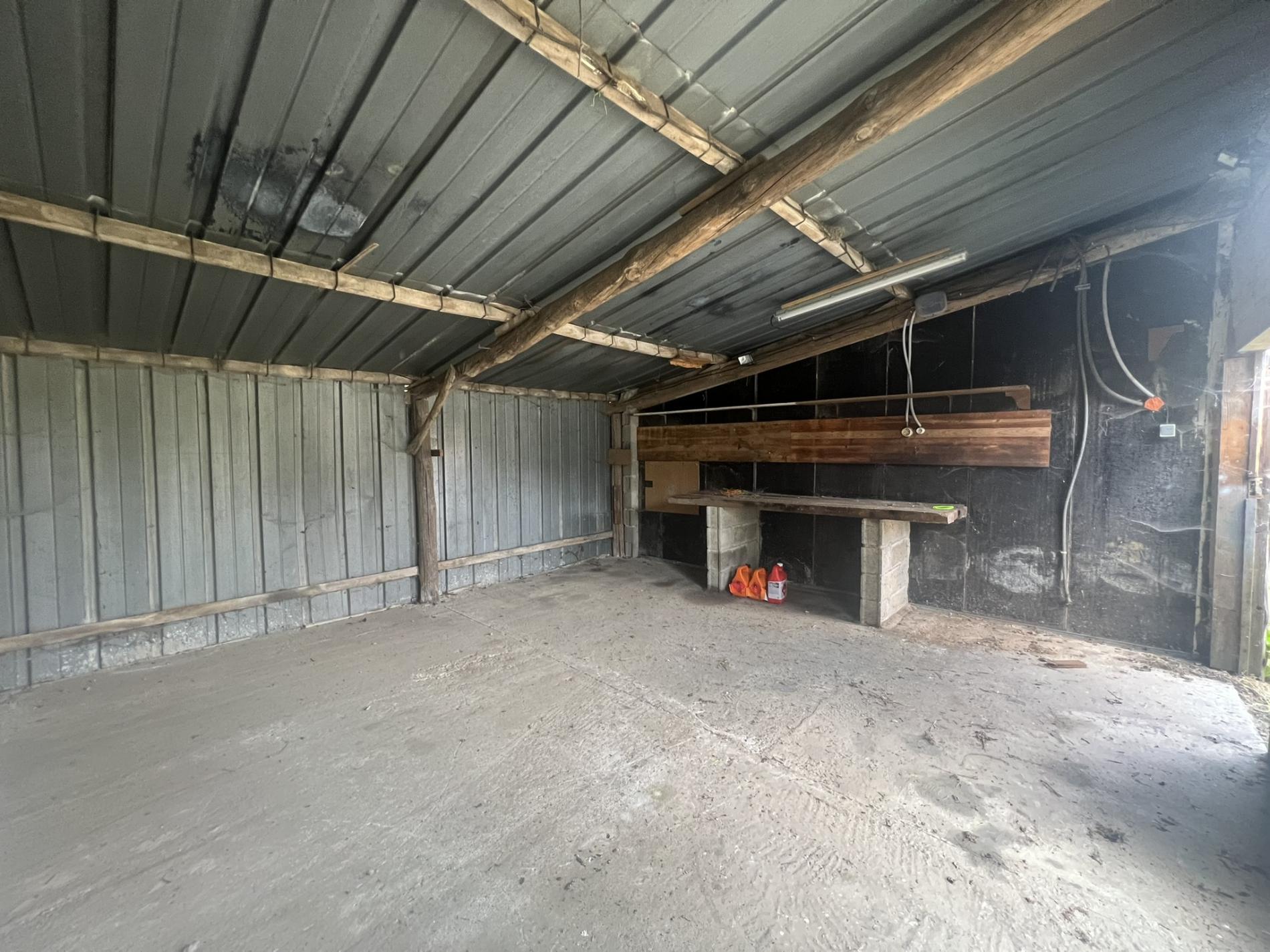 Terrain constructible avec hangar à Longnes